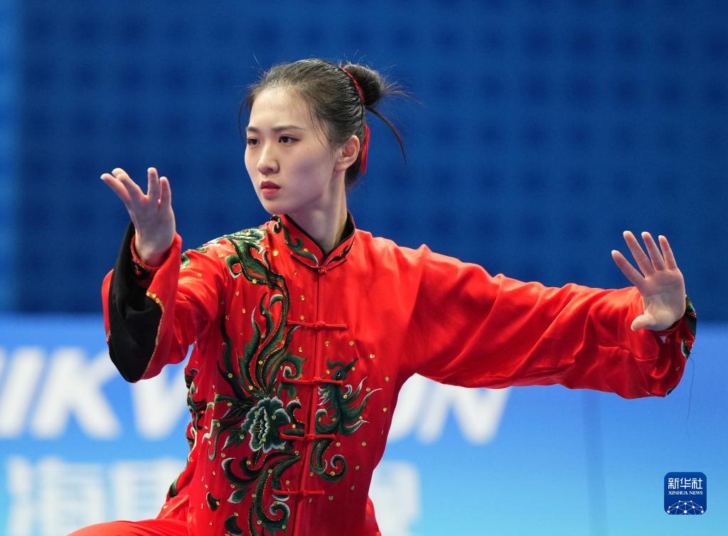 武术童心夺得女子太极拳太极剑全能冠军