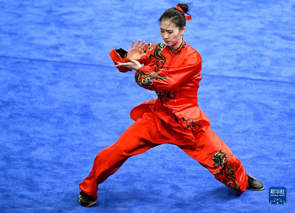 武术童心夺得女子太极拳太极剑全能冠军