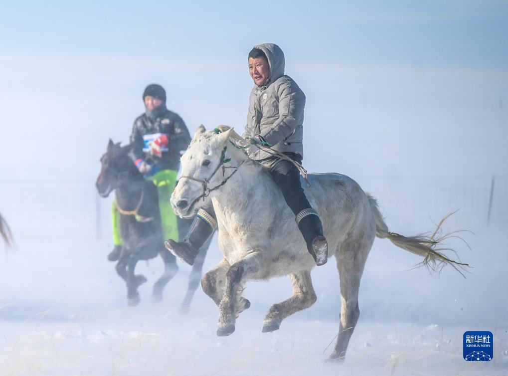 赛马——锡林郭勒蒙古马超级联赛开赛