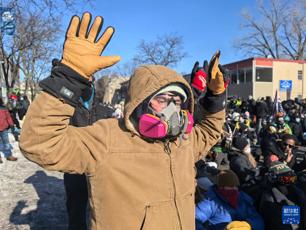 美明尼苏达州又一居民遭联邦执法人员枪击身亡当地局势再升温